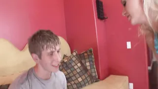 When Haruna Aoba's pussy gets wet, an actor appears and opens her pussy to test her natural sexuality